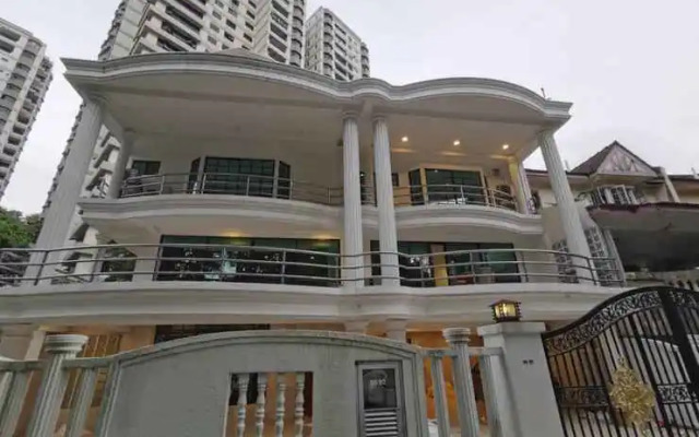 Petaling Jaya EcoVilla 90 by Vale Pine