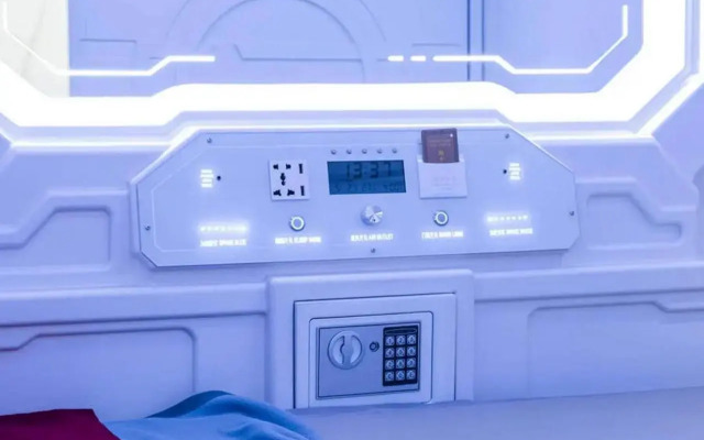 My Capsule Hotel by RedDoorz