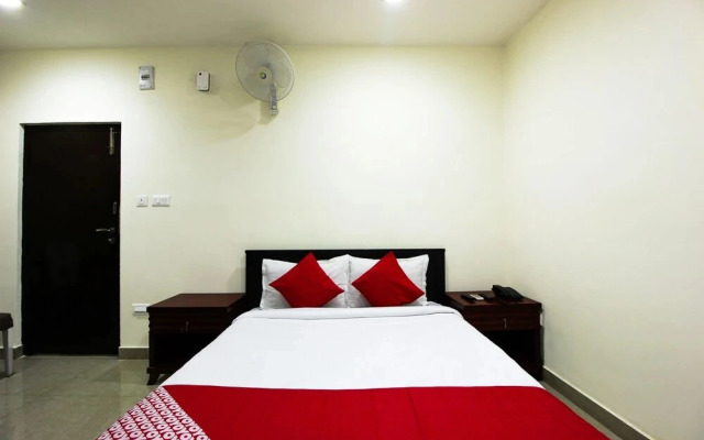 Chandra Grand Hotel by OYO Rooms