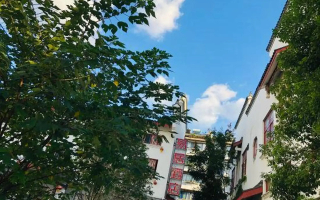 E-house hotel (ningbo zhenhai middle school store)