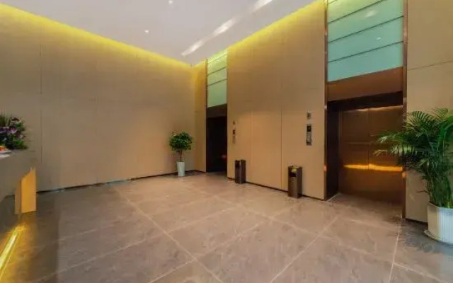 Boom Hotel