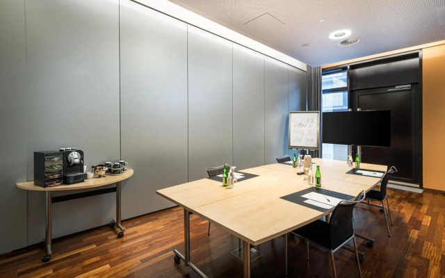Holiday Inn Zurich - Messe by IHG