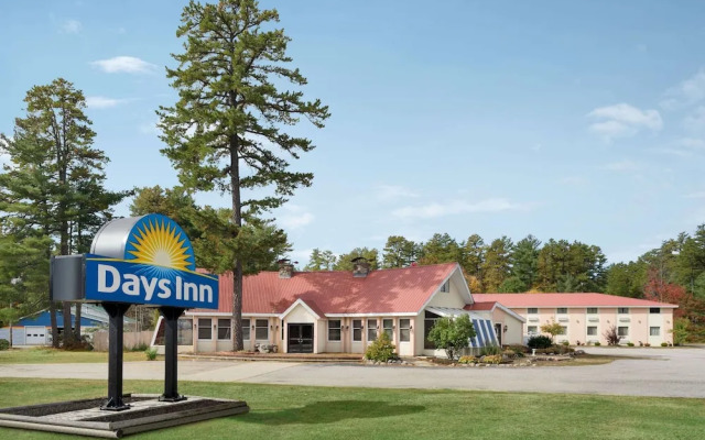 White Lake Inn & Tavern