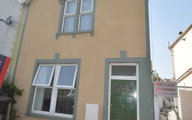 2 Bedroom Home in Gloucester Road