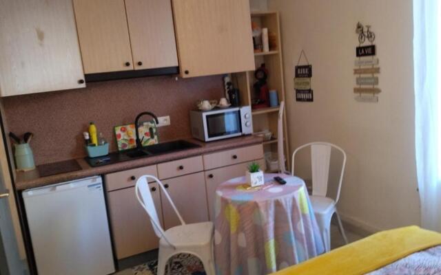 Studio mirabeau les halles 15m2 climatisation