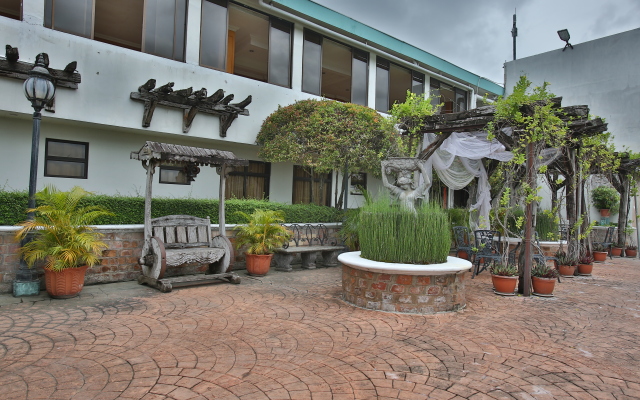 Crown Regency Residences Cebu Hotel