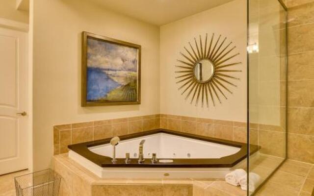 Turquoise Place Unit 404C