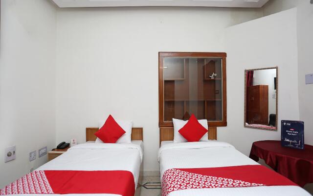 OYO 19171 Hotel Loknath Inn