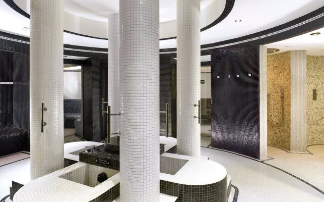 Fairlawns Hotel and Spa