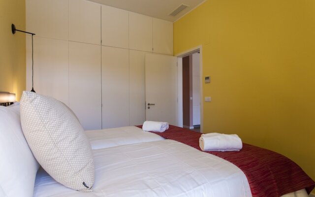 JOIVY Sublime 2BR Apt on Restauradores Sq., nearby Rossio Station