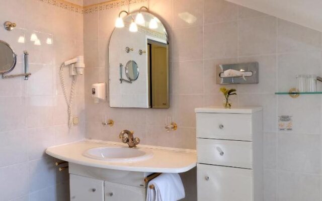 Hotel Pension Landhaus Fuhrgassl Huber
