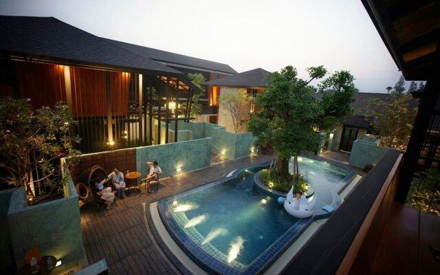 At Leaf Villa