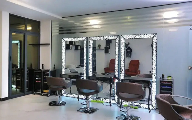 Triple-e Hotel and Spa