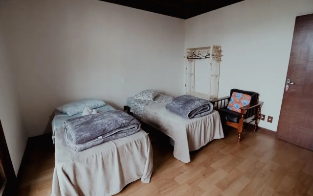 Tima Casa Ampla em Localiza o Privilegiada
