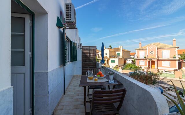 Faro Airport Flat 3 by Homing