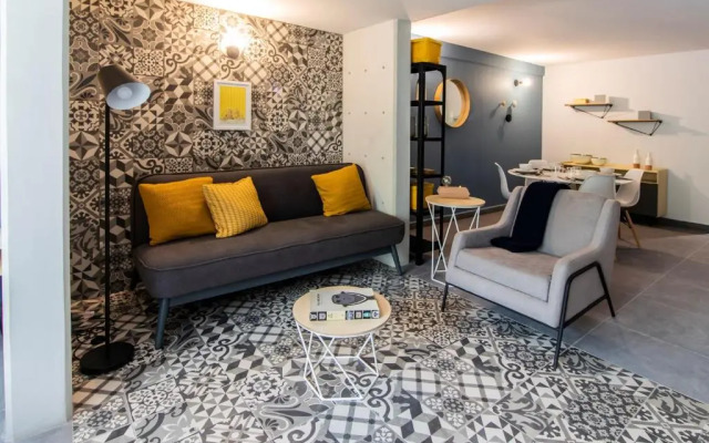 NIU Modern & Centric Lofts