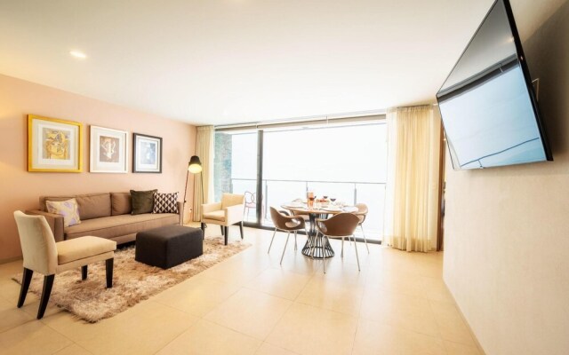 NEW Equipped Condo w GYM Roof
