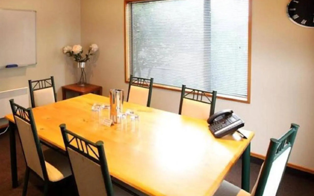 Airport Gateway Motor Lodge