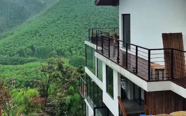 Xizhu Yunjian Hot Spring Villa