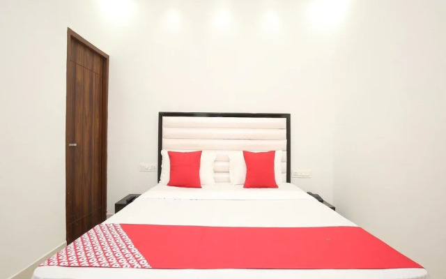 Oyo 35930 Tricity Hotel Premia