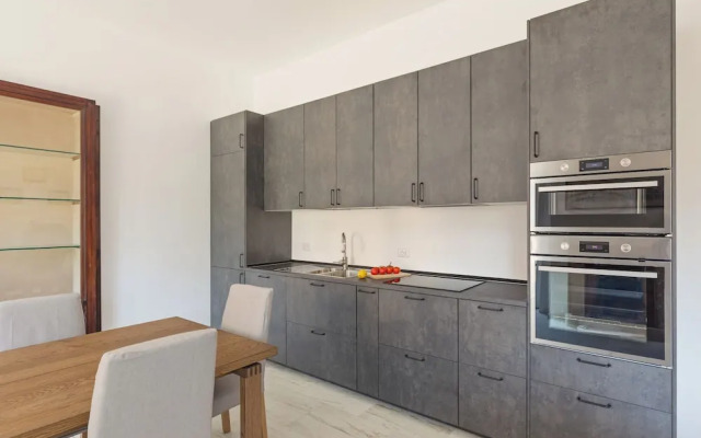 Bright And Spacious Family Apartment In Parioli