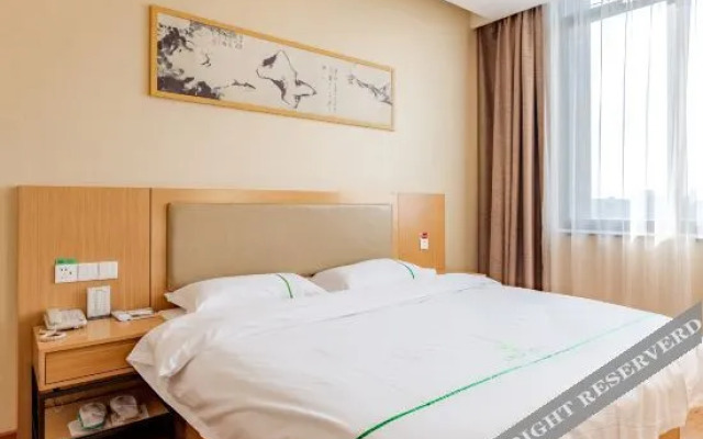 Gujing Junlai Hotel (Feidong Pazhou Central Plaza Hui Mall)