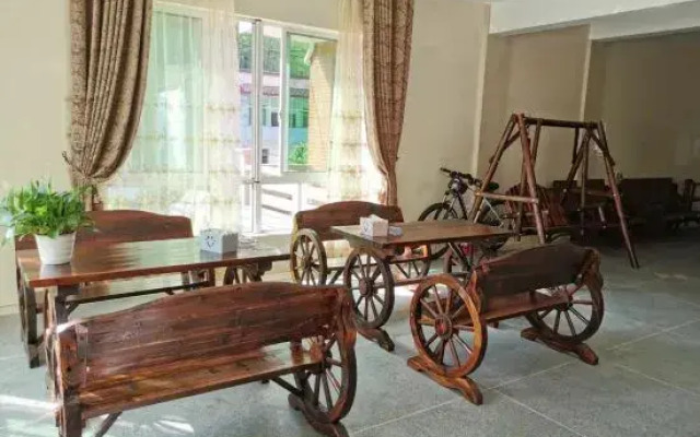 Anji Yishan'erju Inn