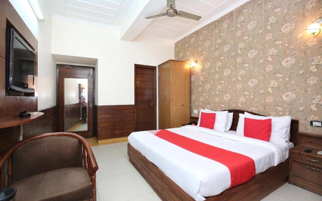 OYO 1933 Hotel City Paradise