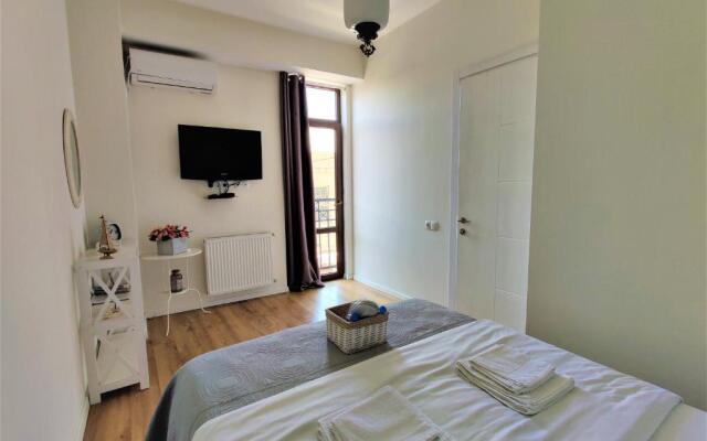 Avlabari Apartment
