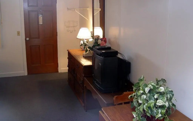 Cape Cod Harbor House Inn