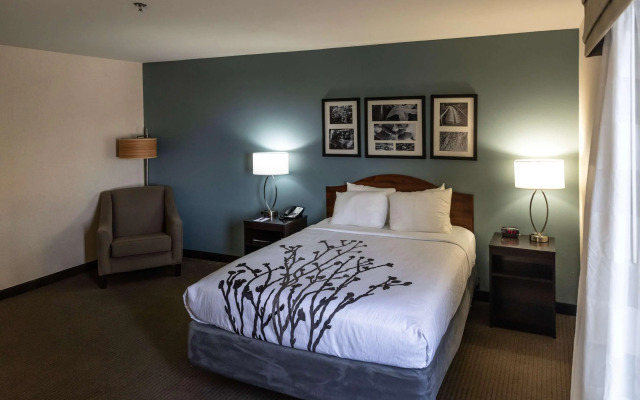 Sleep Inn & Suites Evansville - Casper