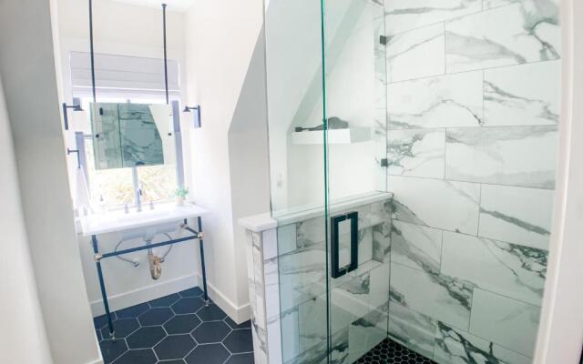 Guesthouse Charleston EAST 46 G and H