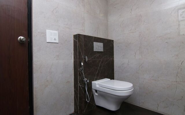 OYO 20032 SilverKey Medanta