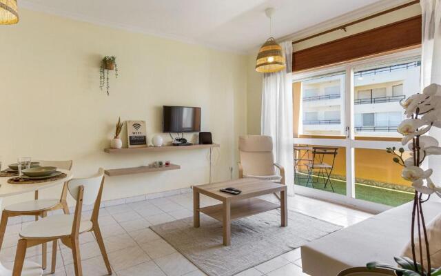 1BR Infante Flat in Quarteira by LovelyStay