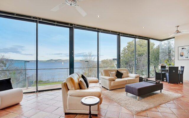 Kylakin on the Derwent River - Rejuvenate Stays