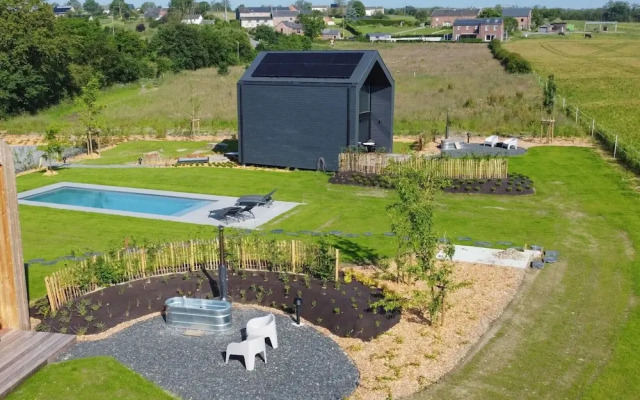 Romantic Holiday Home With Shared Pool