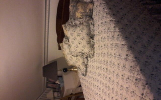 Hollings House B&B