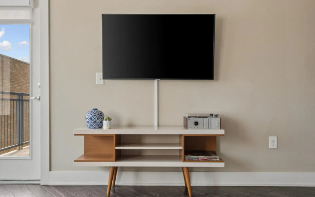 Denver | Intriguing 1BD/1BA Plus Den Riverfront Apartment