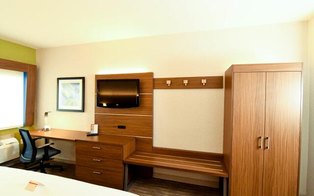 Holiday Inn Express Hotel & Stes Port Clinton-Catawba Island, an IHG Hotel