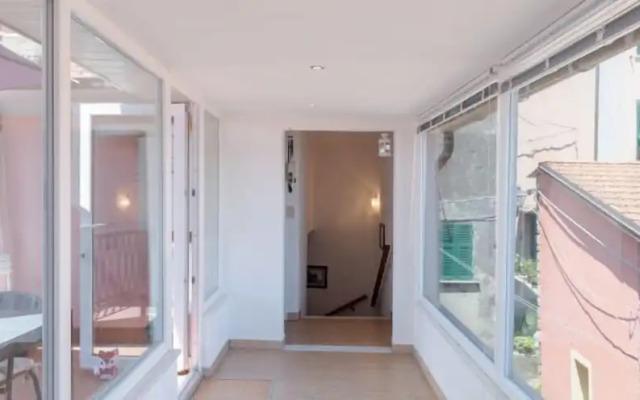 Bright Apartment with Terrace