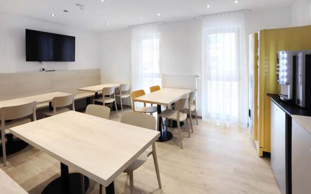 Apartment Hotel 37