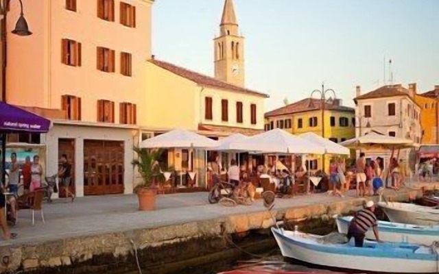 Marina Hotel - Restaurant