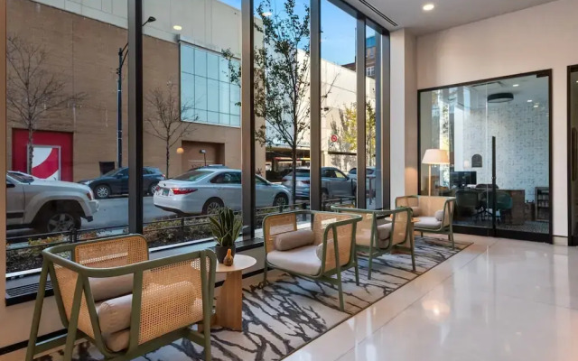 Prime Location 2BR Balcony Restful Night