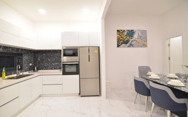 Villa with Shared Pool in Central Pattaya - Palmc19
