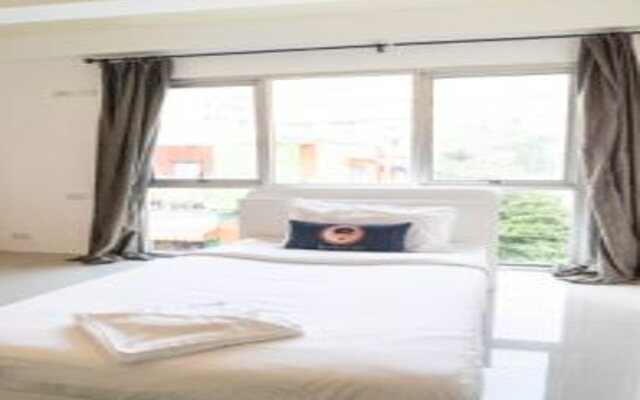 RQ Bangkok Sukhumvit 50 by Collection O