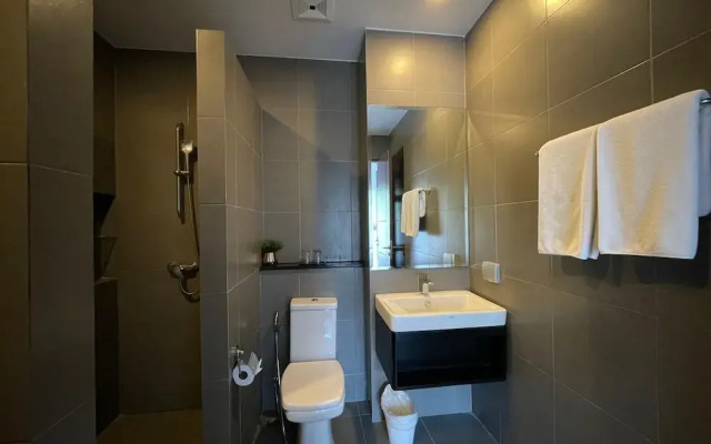 Mountainview Apartment in Naiharn
