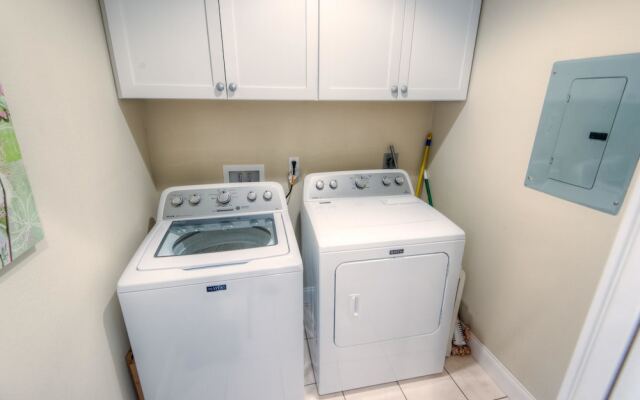 Island Breeze Apartment 2