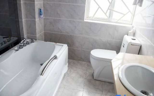 Kaiyue Business Hotel