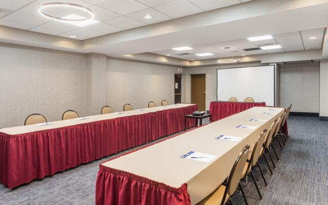 Holiday Inn Express Hotel & Suites Providence-Woonsocket by IHG
