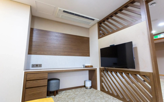 THE RECENZ Dongdaemun Hotel
